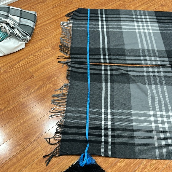 Scarf poncho wraps - Picture 7 of 9